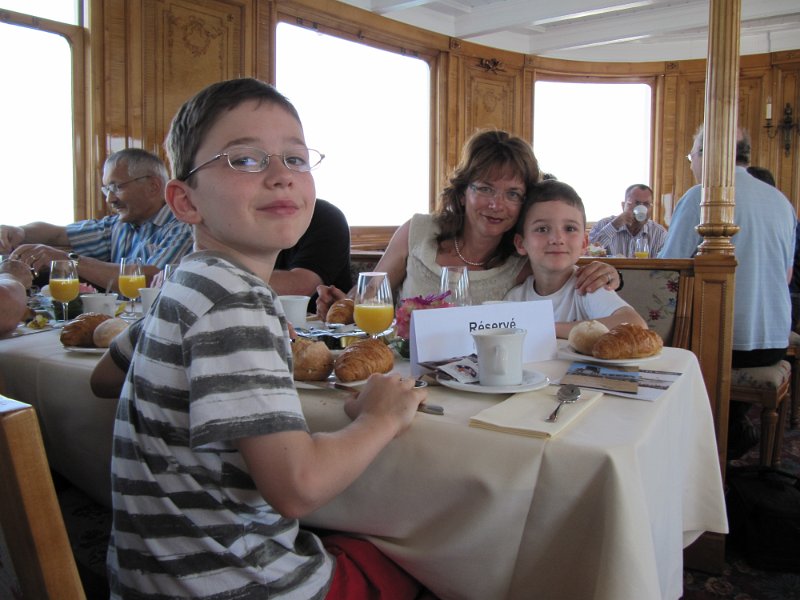 IMG_0100.JPG -                                
